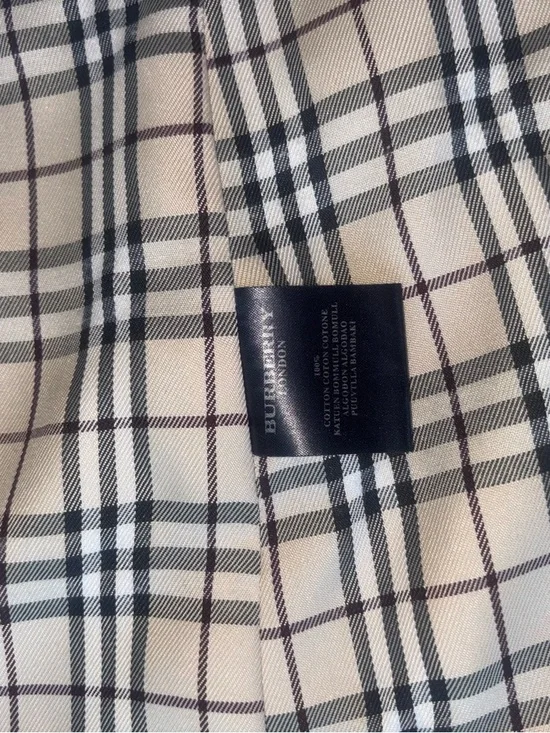 Burberry Black Spring Coat with Beige Check Lining - Picture 8 of 8